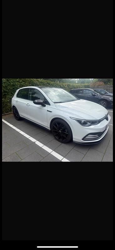 Weiß Gebraucht 2021 VW Golf VIII Edition Kleinwagen | 22.750 € (Superpreis) - Bild 1/4