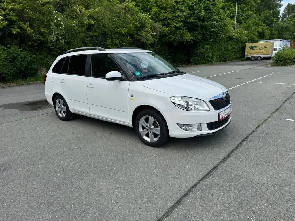 Gebraucht Skoda Fabia Fresh 86 PS (63 kW) 2013 Weiß Kombi