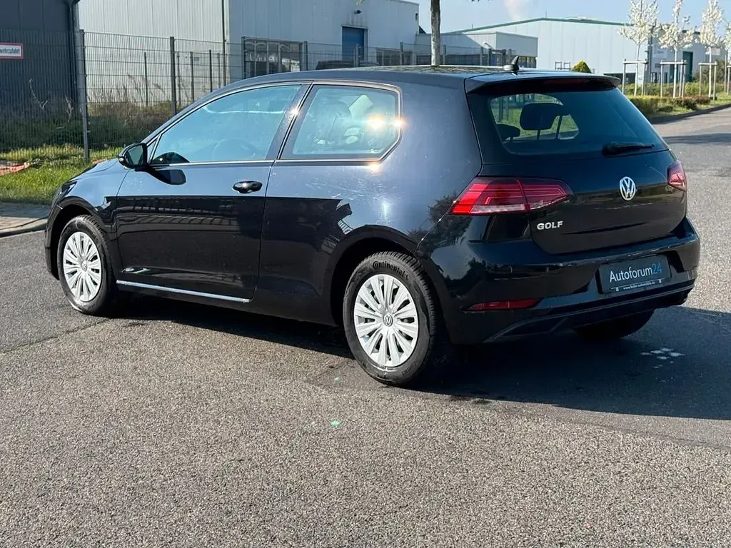 Gebraucht VW Golf VII Trendline 86 PS (63 kW) 2018 Schwarz Limousine