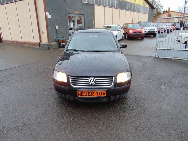 Schwarz Gebraucht 2002 VW Passat Comfortline Limousine | 3.299 € (Teuer) - Bild 1/4