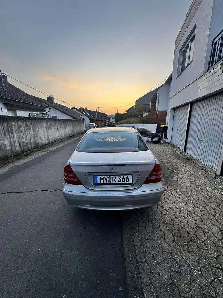 Gebraucht Mercedes C220 128 PS (94 kW) 2001 Limousine