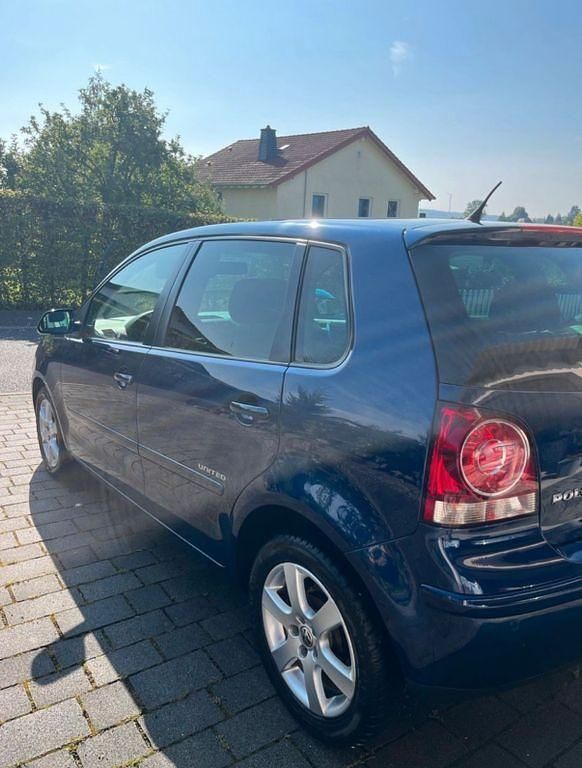 Blau Gebraucht 2009 VW Polo Limousine | 3.400 € (Etwas zu teuer) - Bild 1/4