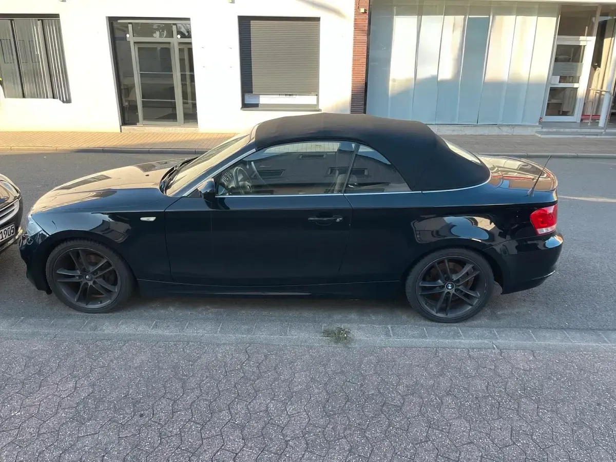 Occasion BMW 118 Cabriolet 143 ch (105 kW) 2011 Noir Cabriolet