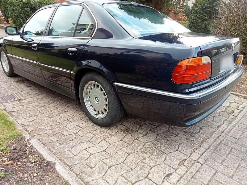 Gebraucht BMW 735 238 PS (175 kW) 2000 Blau Limousine