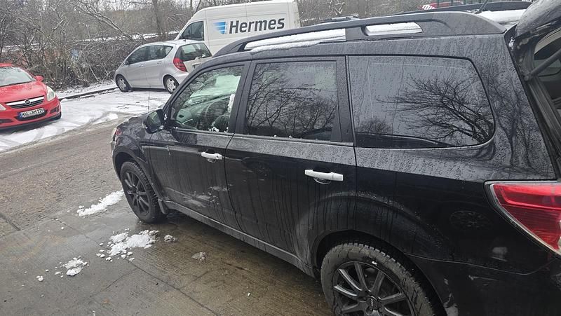 Gebraucht Subaru Forester 108 PS (79 kW) 2012 Schwarz SUV