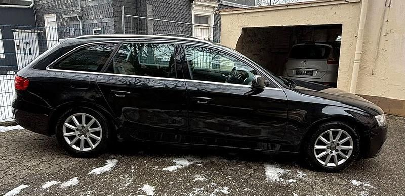 Gebraucht Audi A4 Attraction 136 PS (100 kW) 2014 Schwarz Kombi
