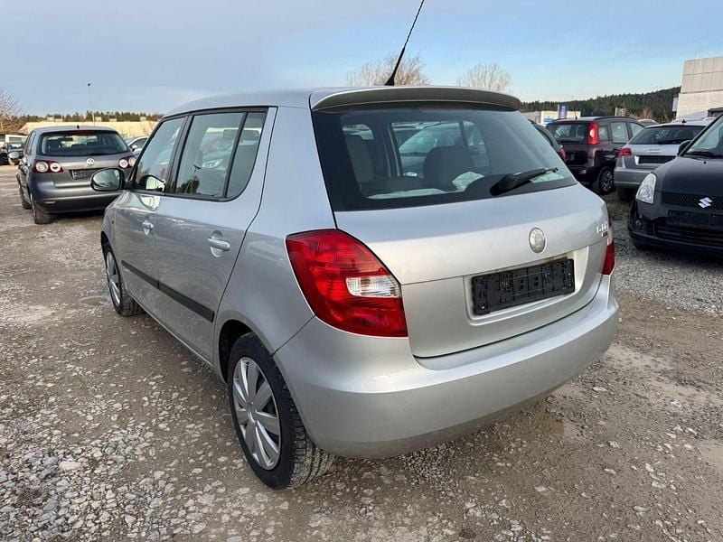 Gebraucht Skoda Fabia Ambiente 69 PS (50 kW) 2008 Silber Kleinwagen