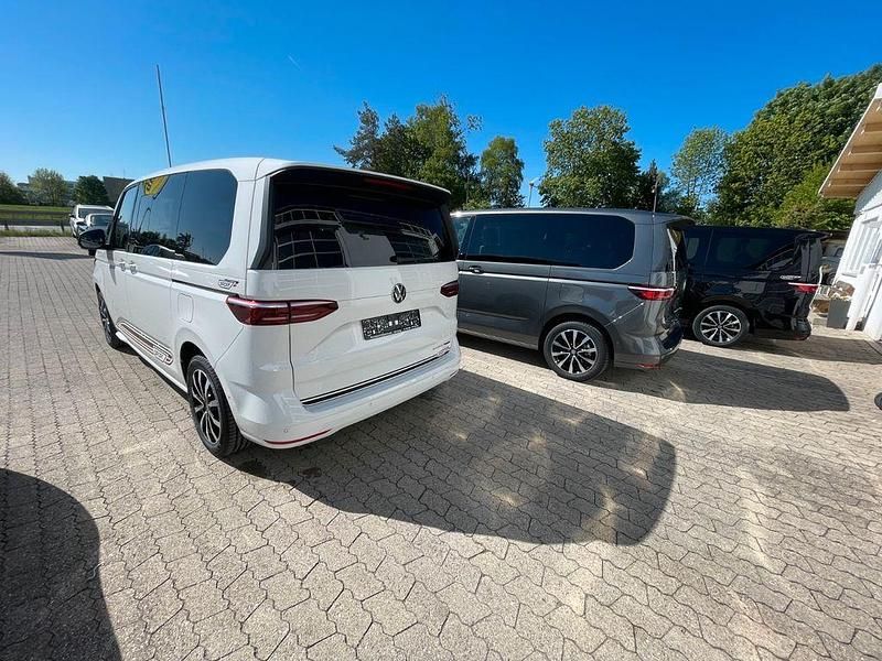 Neu VW Multivan Edition 150 PS (110 kW) 2025 Weiß Van