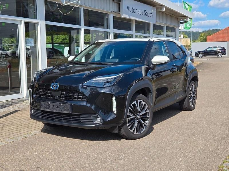 Schwarz Gebraucht 2022 Toyota Yaris Cross Elegant SUV | 23.890 € (Fairer Preis) - Bild 1/4