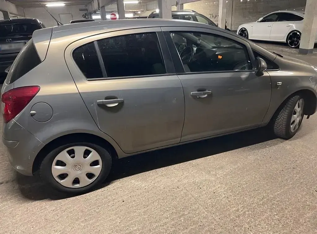 Gebraucht Opel Corsa Edition 87 PS (63 kW) 2010 Grau Kleinwagen