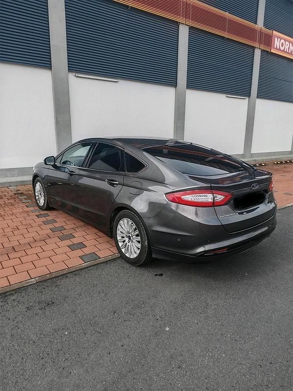 Gebraucht Ford Mondeo Titanium 150 PS (110 kW) 2015 Grau Limousine