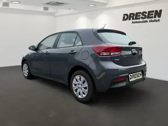Gebraucht Kia Rio Edition 7 84 PS (61 kW) 2023 Prg) perennial grey m (grau Kleinwagen