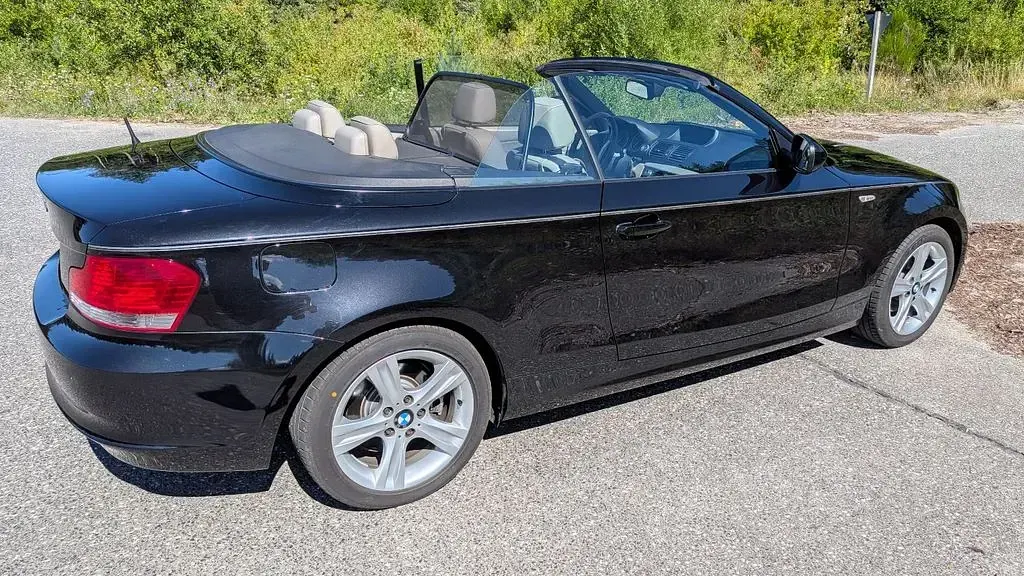Gebraucht BMW 120 Cabriolet Sport Line 170 PS (125 kW) 2010 Schwarz Cabrio