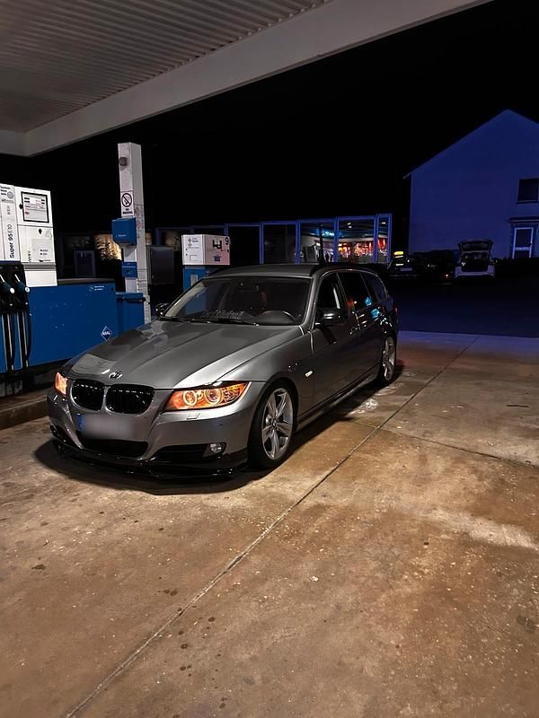 Gebraucht BMW 330 M Performance 245 PS (180 kW) 2011 Grau Kombi