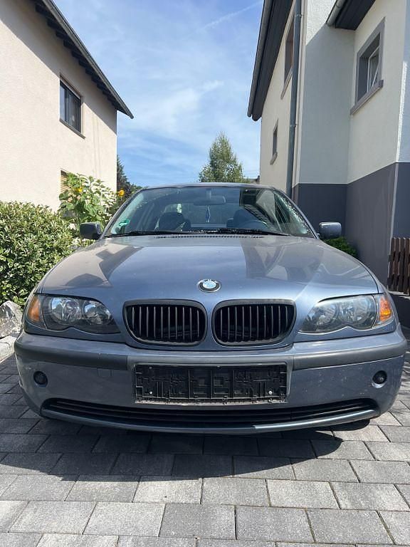 Blau Gebraucht 2001 BMW 316 Limousine | 1.500 € (Fairer Preis) - Bild 1/4