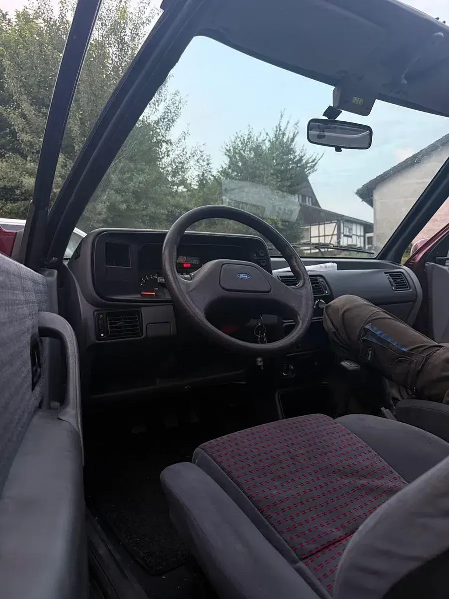 Gebraucht Ford Escort 73 PS (53 kW) 1990 Rot Kleinwagen