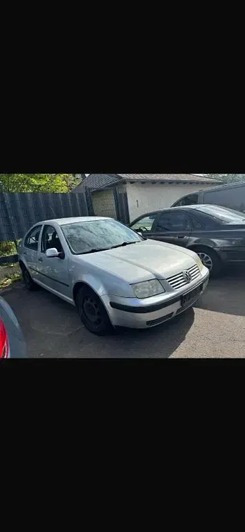 Brugt VW Bora Basis 105 HK (77 kW) 2000 Sølv Sedan