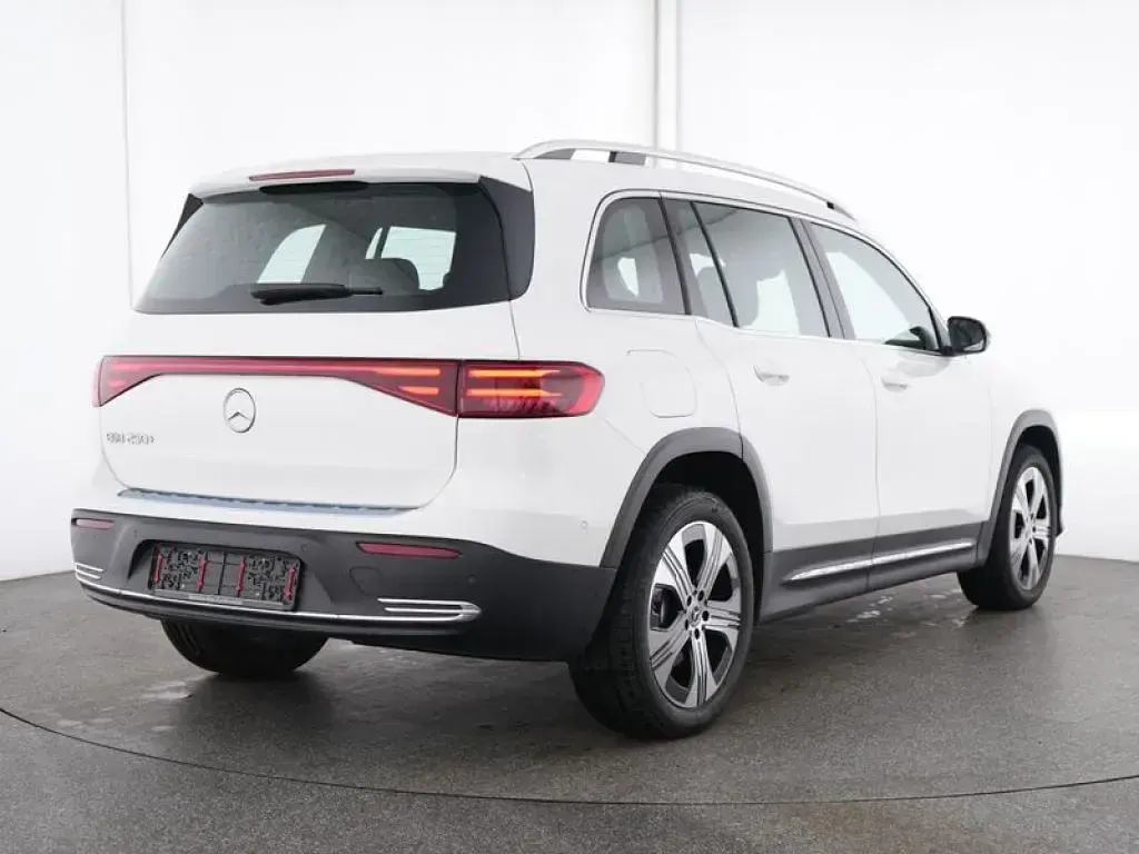 Gebraucht Mercedes EQB250 139 kW (190 PS) 2025 Weiß polarweiß uni SUV