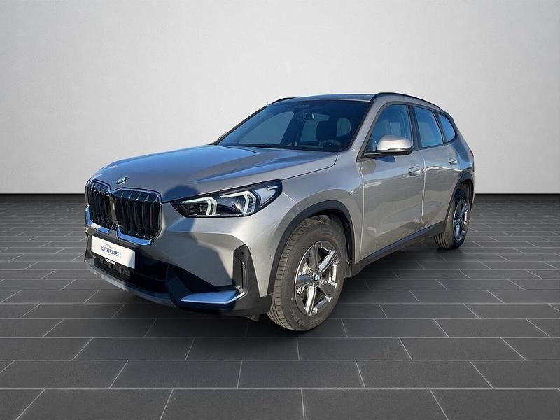 Silber (metallic) Gebraucht 2023 BMW X1 Shadowline SUV | 31.490 € (Guter Preis) - Bild 1/4