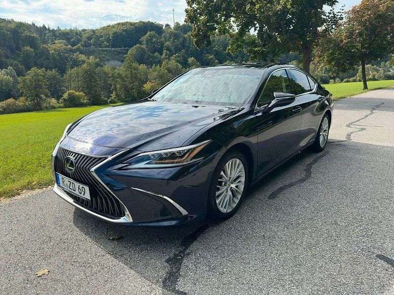 Blau Gebraucht 2019 Lexus ES300 Luxury Line Limousine | 32.000 € (Superpreis) - Bild 1/4