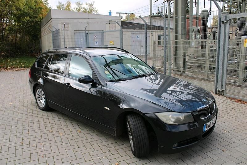Schwarz Gebraucht 2006 BMW 320 Kombi | 3.200 € - Bild 1/4