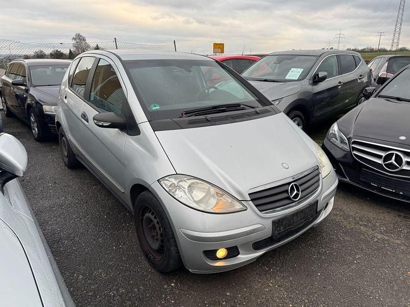 Silber Gebraucht 2006 Mercedes A180 Limousine | 1.890 € (Superpreis) - Bild 1/4