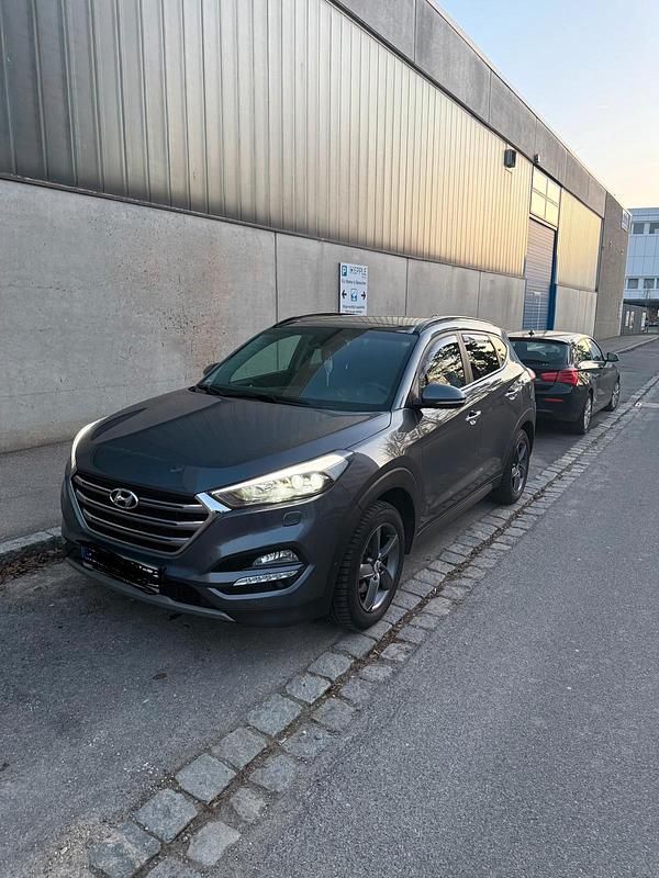 Gebraucht Hyundai Tucson 184 PS (135 kW) 2016 Silber SUV