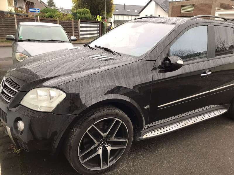 Schwarz Gebraucht 2005 Mercedes ML500 SUV | 19.000 € - Bild 1/4