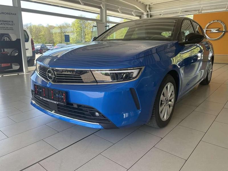 Używany Opel Astra Elegance 131 KM (96 kW) 2023 Niebieski Hatchback