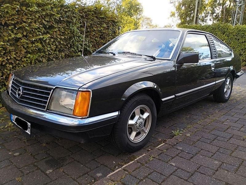 Grau Gebraucht 1981 Opel Senator Coupé | 10.250 € - Bild 1/4