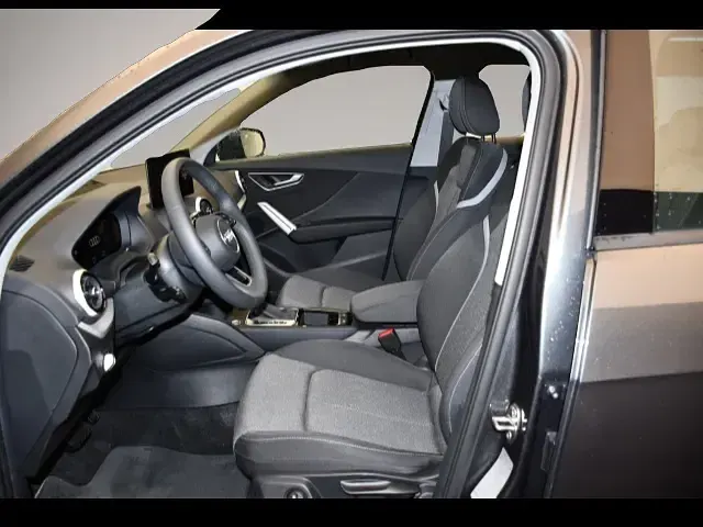 Gebraucht Audi Q2 S-Line 150 PS (110 kW) 2025 Grau SUV