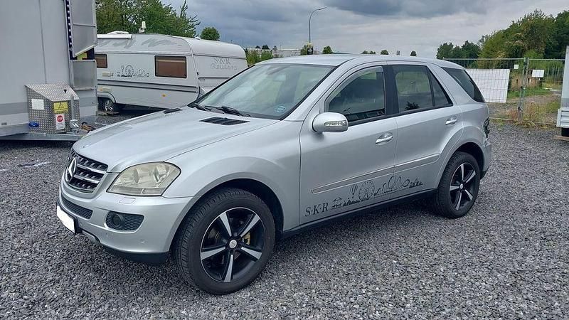 Silber Gebraucht 2005 Mercedes ML320 SUV | 9.000 € (Fairer Preis) - Bild 1/4