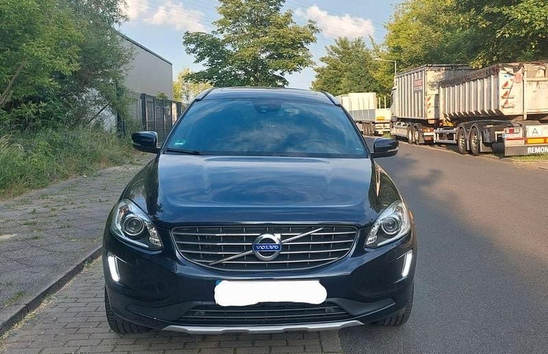 Blau Gebraucht 2017 Volvo XC60 Summum SUV | 17.400 € (Superpreis) - Bild 1/4