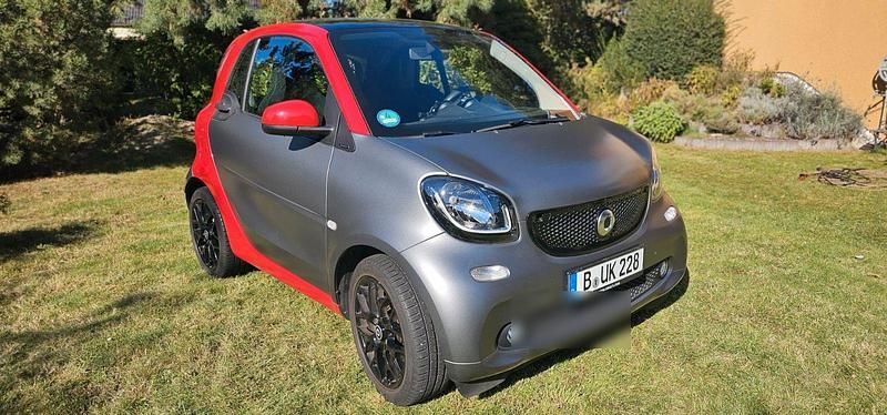 Grau Gebraucht 2017 Smart ForTwo Coupé Passion Coupé | 11.111 € (Fairer Preis) - Bild 1/4