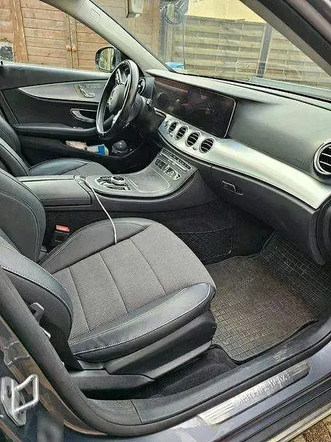 Gebraucht Mercedes E220 All-Terrain 194 PS (142 kW) 2020 Grau Kombi