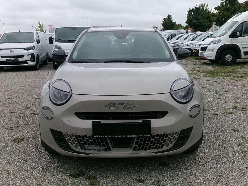 Gebraucht Fiat 600 136 PS (100 kW) 2025 Beige Limousine