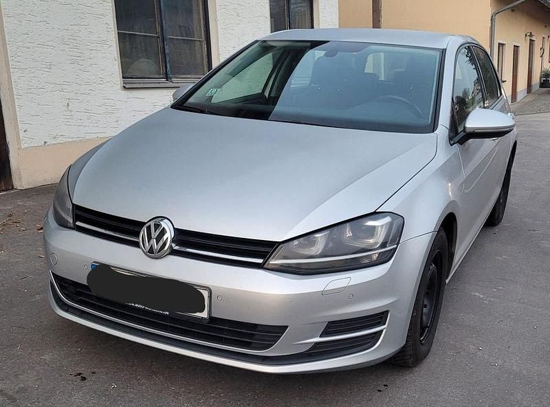Silber Gebraucht 2013 VW Golf VII Comfortline Limousine | 8.300 € (Fairer Preis) - Bild 1/4