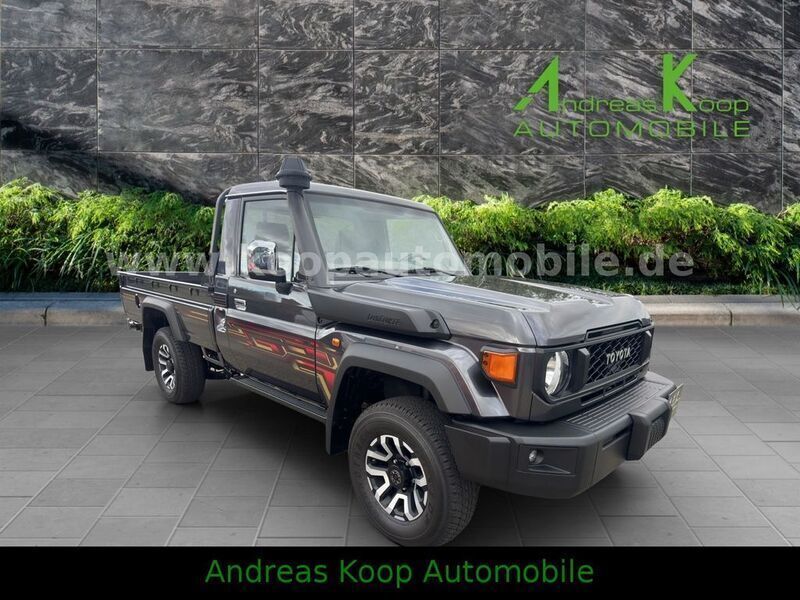 Gebraucht Toyota Land Cruiser 204 PS (150 kW) 2024 Grau SUV