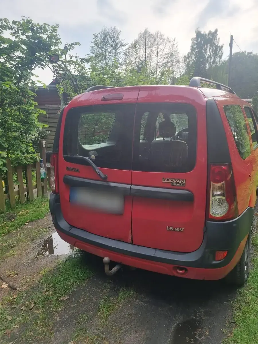 Używany Dacia Logan 2009 Czerwony Sedan/Limuzyna