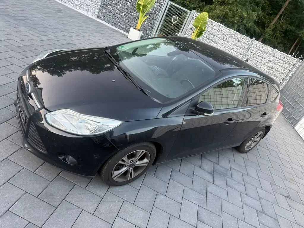 Gebraucht Ford Focus Titanium 125 PS (91 kW) 2013 Schwarz Limousine