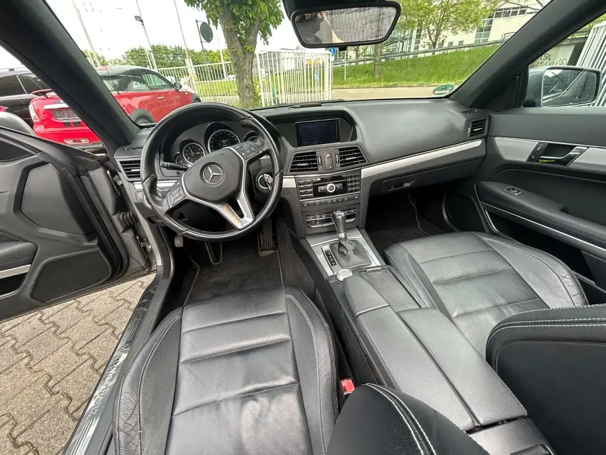 Gebraucht Mercedes E250 Avantgarde 204 PS (150 kW) 2012 Silber Cabrio