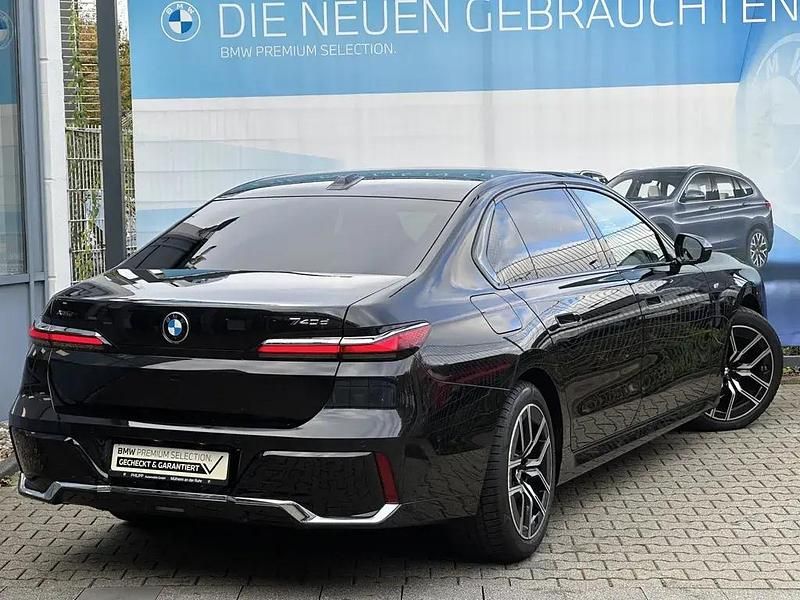 Gebraucht BMW 740 M Sport 299 PS (219 kW) 2024 Saphirschwarz Limousine