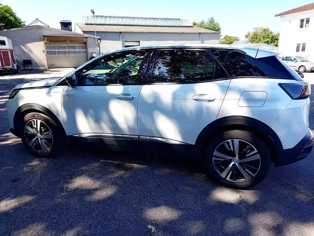 Gebraucht Peugeot 3008 Allure 224 PS (164 kW) 2022 Weiß SUV
