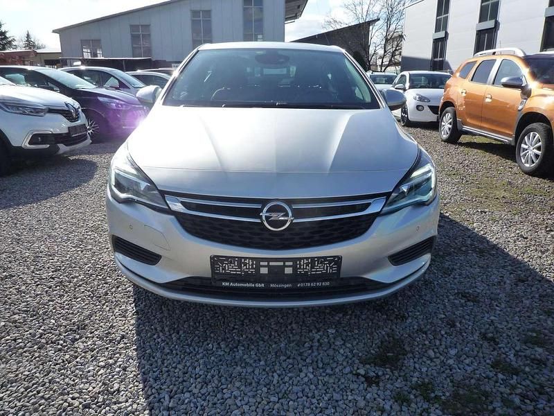 Gebraucht Opel Astra Edition 101 PS (74 kW) 2016 Silber Kleinwagen