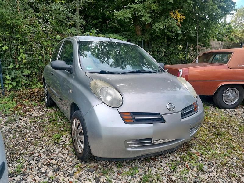 Silber Gebraucht 2004 Nissan Micra Kleinwagen | 1.200 € (Fairer Preis) - Bild 1/3