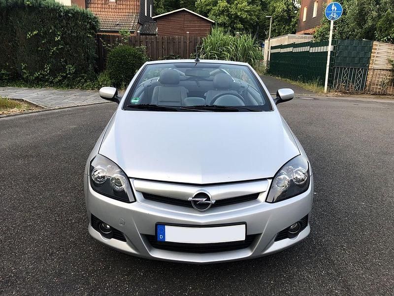 Gebraucht Opel Tigra Cosmo 125 PS (91 kW) 2005 Silber Cabrio