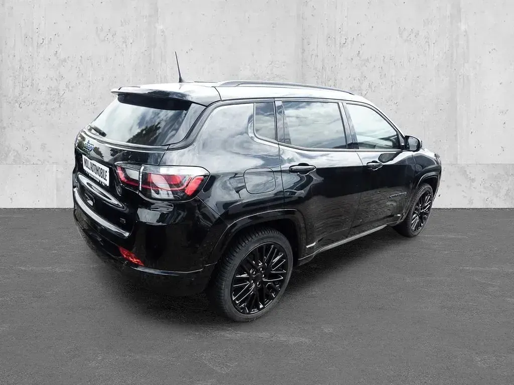 Gebraucht Jeep Compass 241 PS (177 kW) 2022 Black clear coat SUV