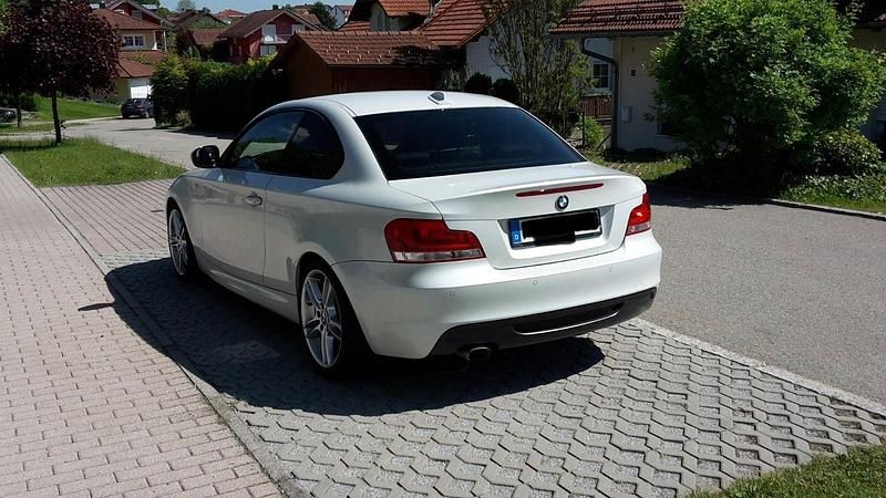 Gebraucht BMW 118 Coupé Efficient Dynamics 143 PS (105 kW) 2014 Weiß Coupé