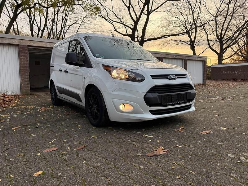 Weiß Gebraucht 2017 Ford Transit Trend Van / Kleinbus | 8.300 € - Bild 1/4