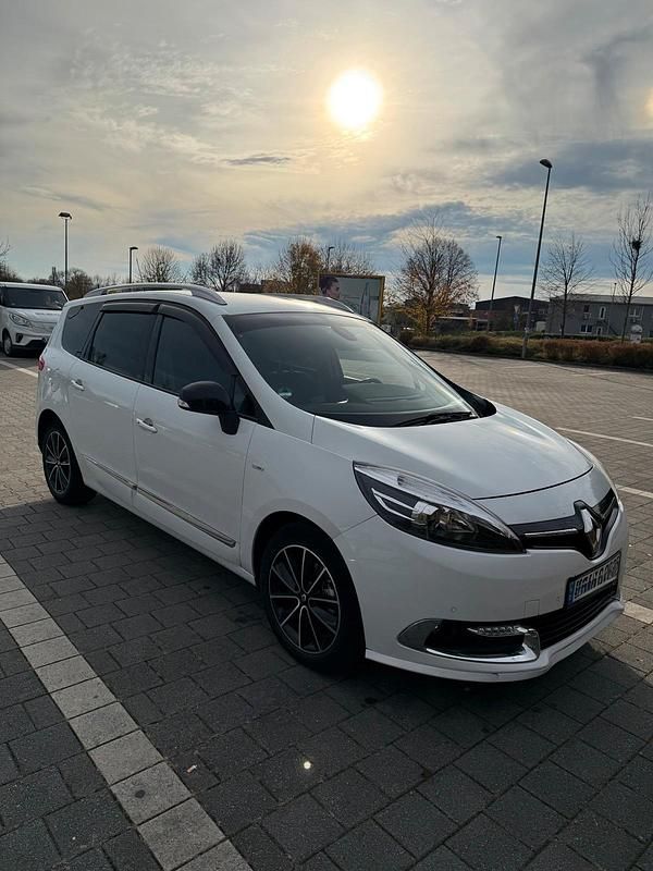 Weiß Gebraucht 2014 Renault Grand Scénic III Bose Edition Van / Kleinbus | 5.850 € (Fairer Preis) - Bild 1/4